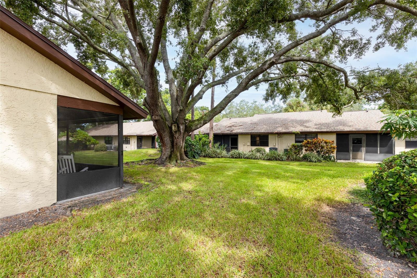 2925 BOXWOOD CT