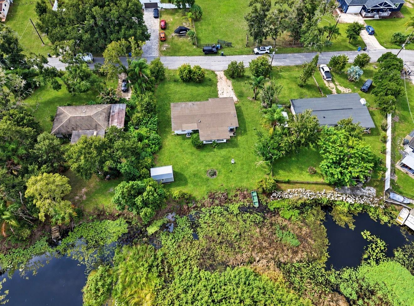 717 W DEER LAKE DR