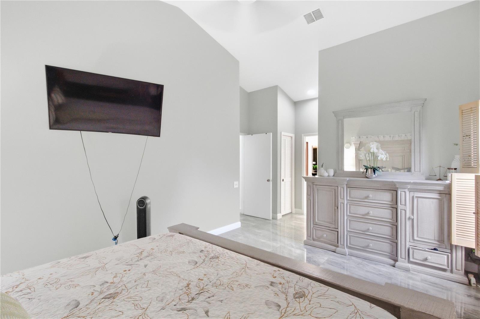2621 BRIDLE DR