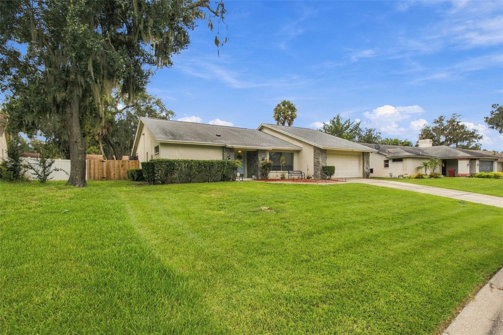 2621 BRIDLE DR