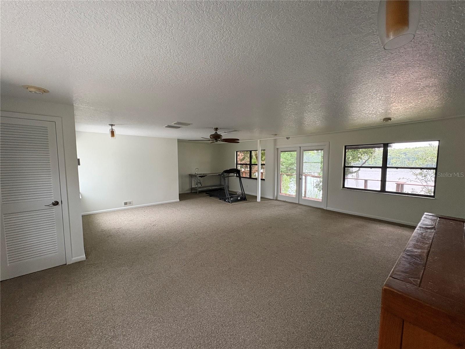 4223 E RIVERHILLS DR