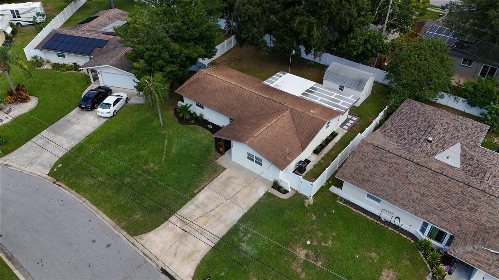 1255 E LAZY LAKE RD