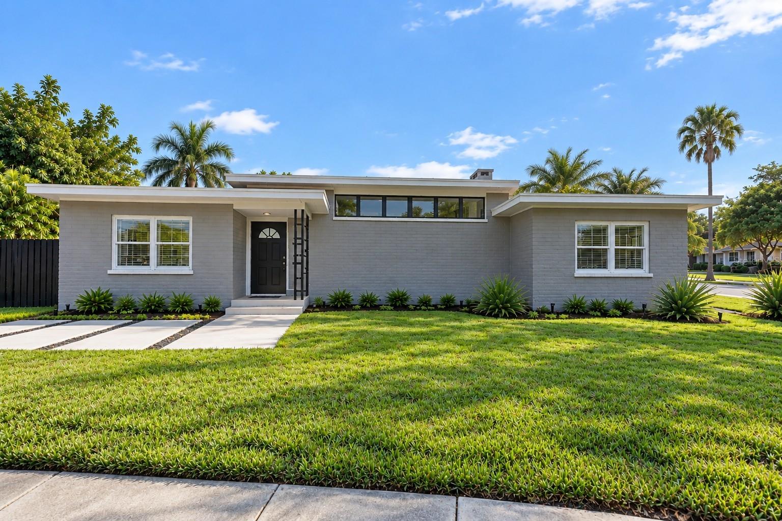 837 E EDGEWOOD DR