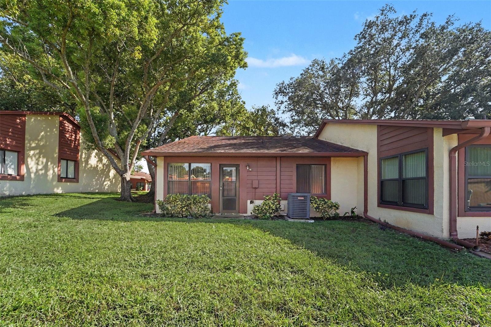 7425 GREYSTONE DR