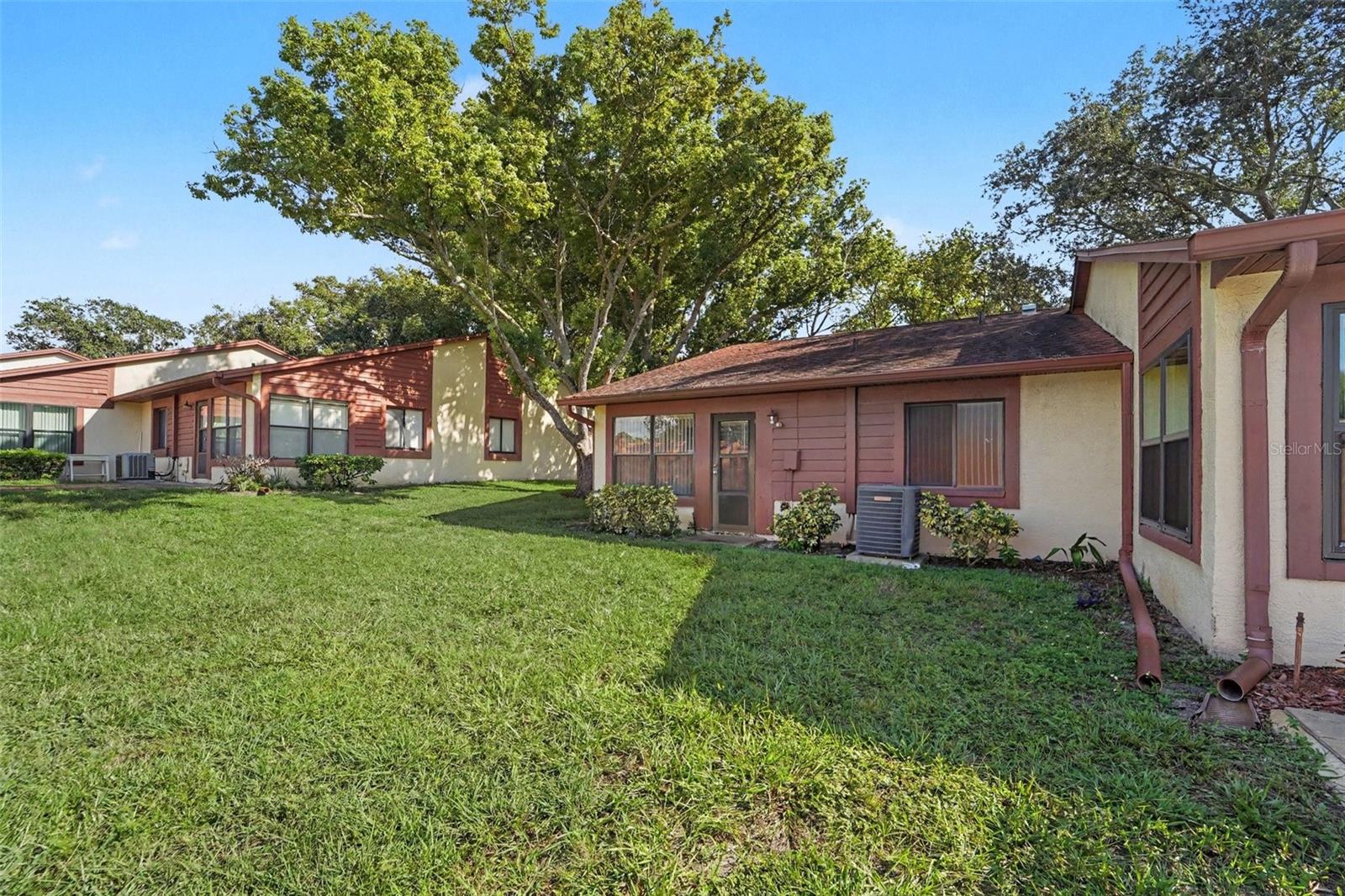 7425 GREYSTONE DR