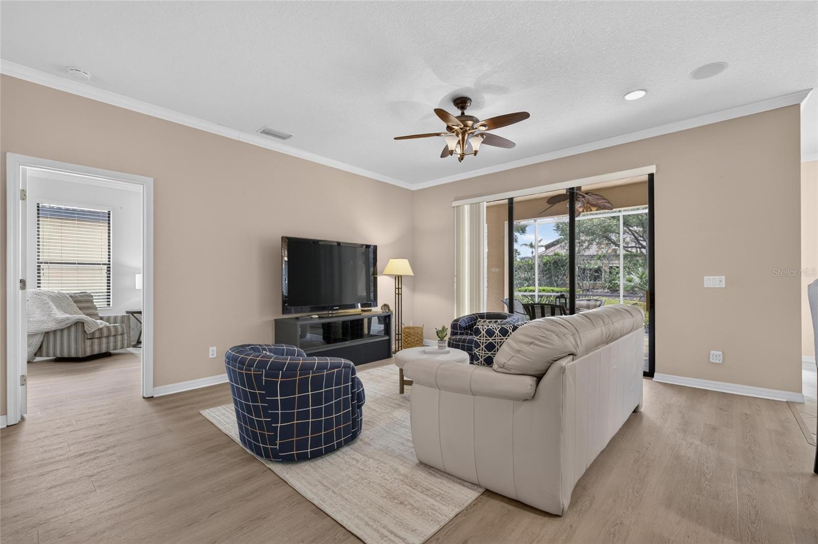 144 SILVER FALLS DR