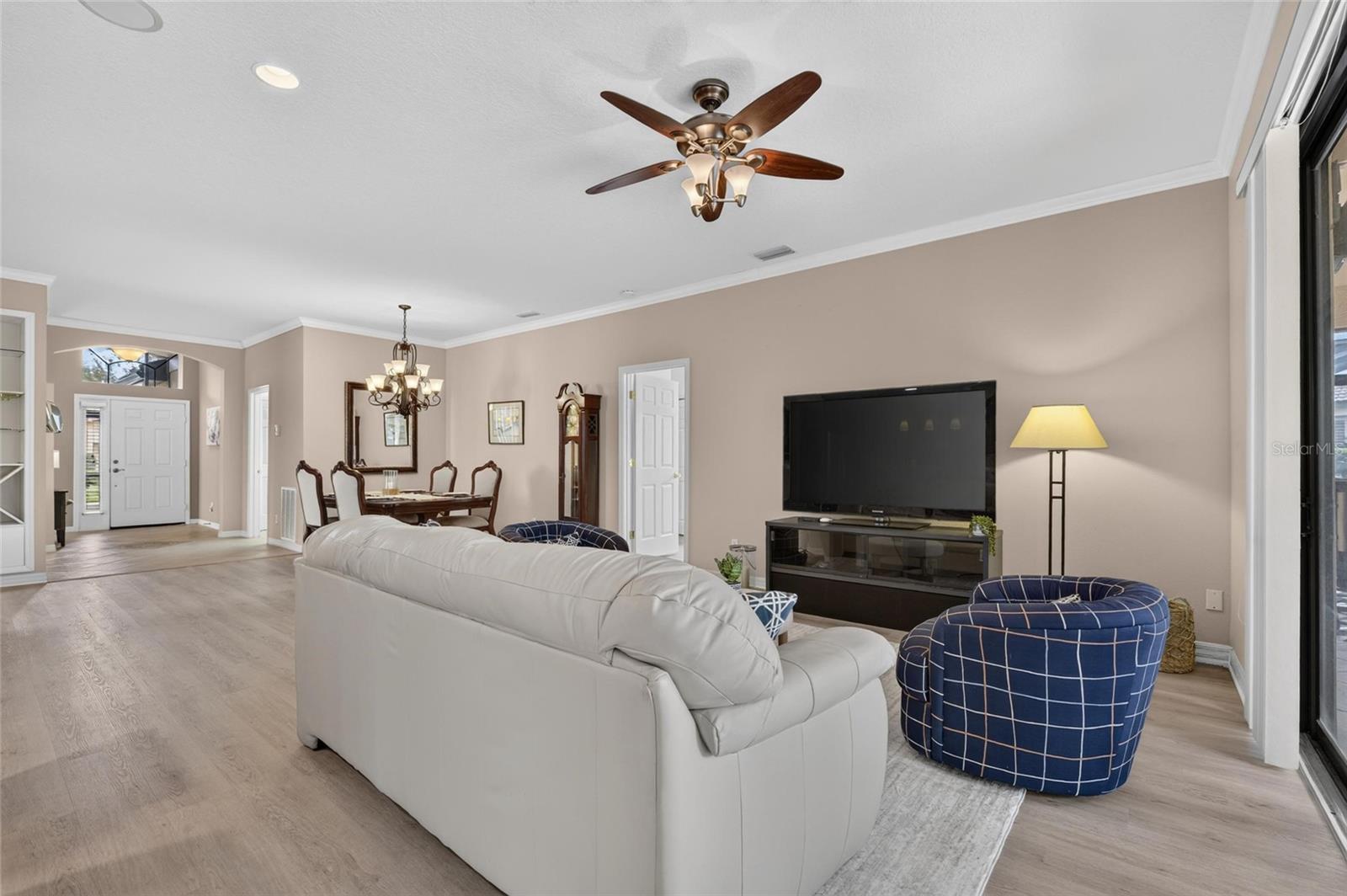 144 SILVER FALLS DR