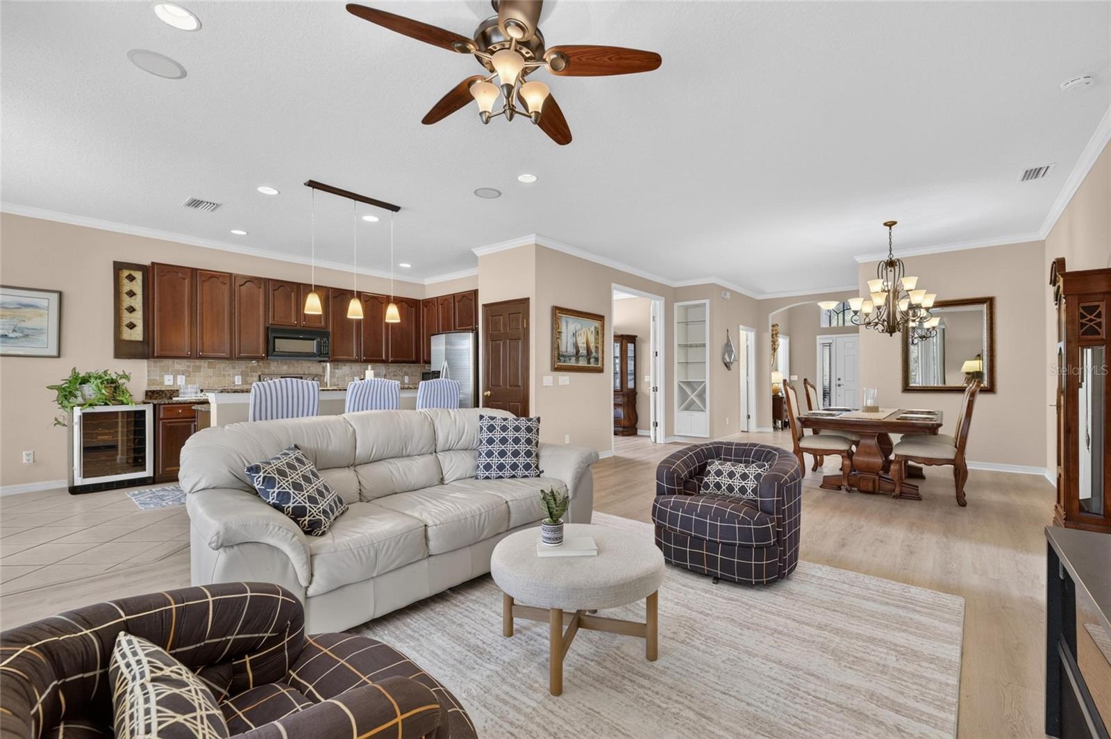 144 SILVER FALLS DR