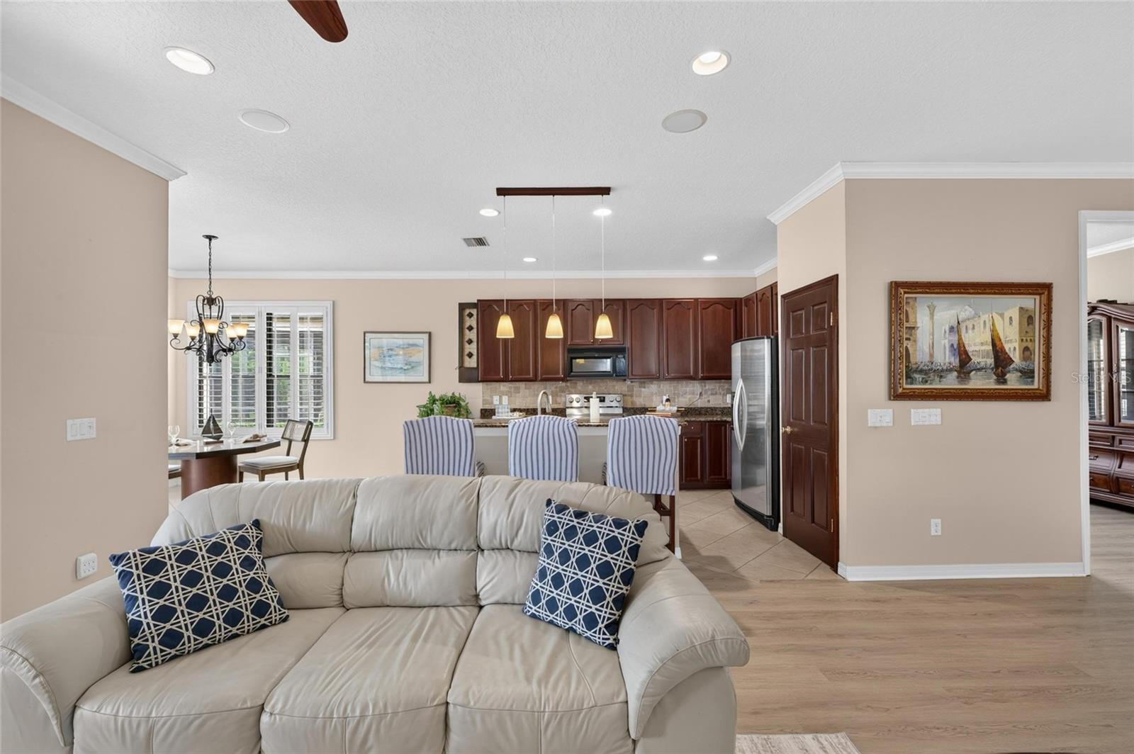 144 SILVER FALLS DR