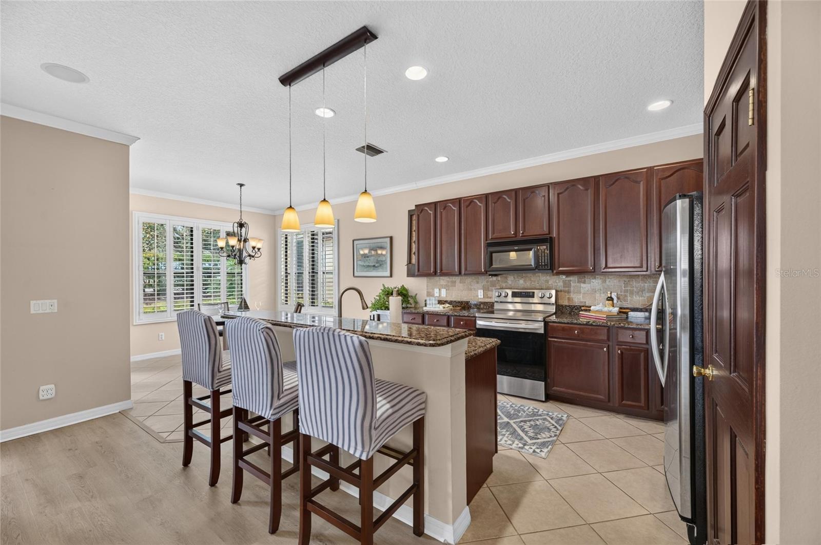 144 SILVER FALLS DR