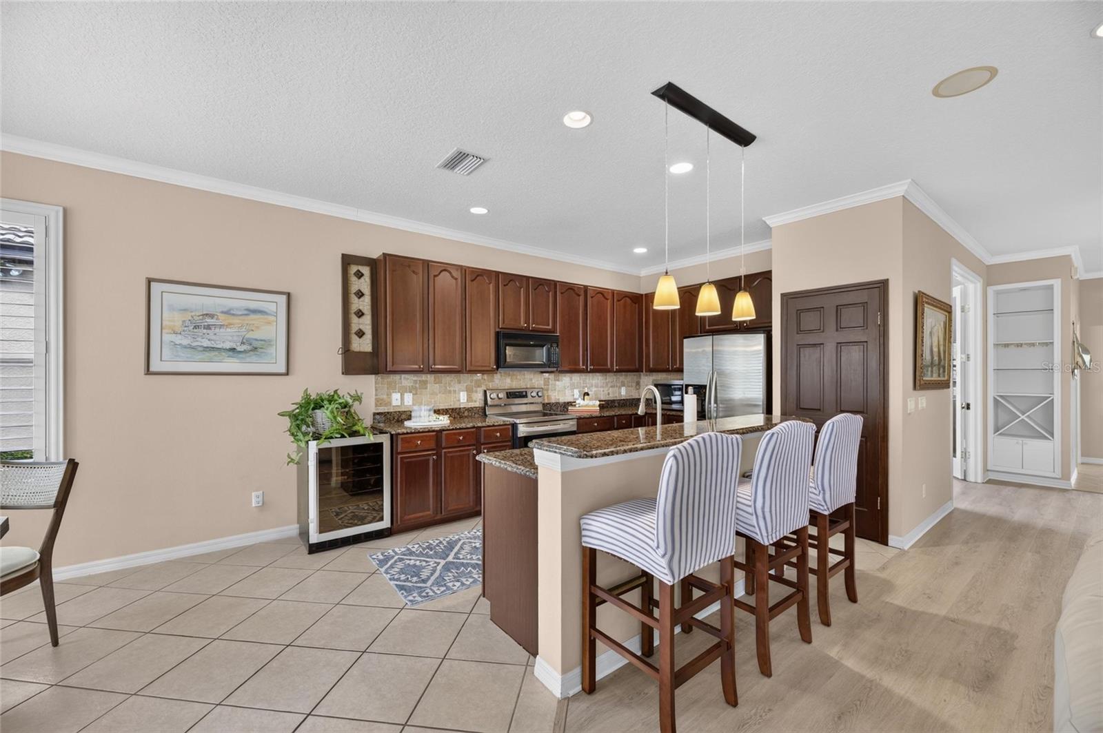 144 SILVER FALLS DR