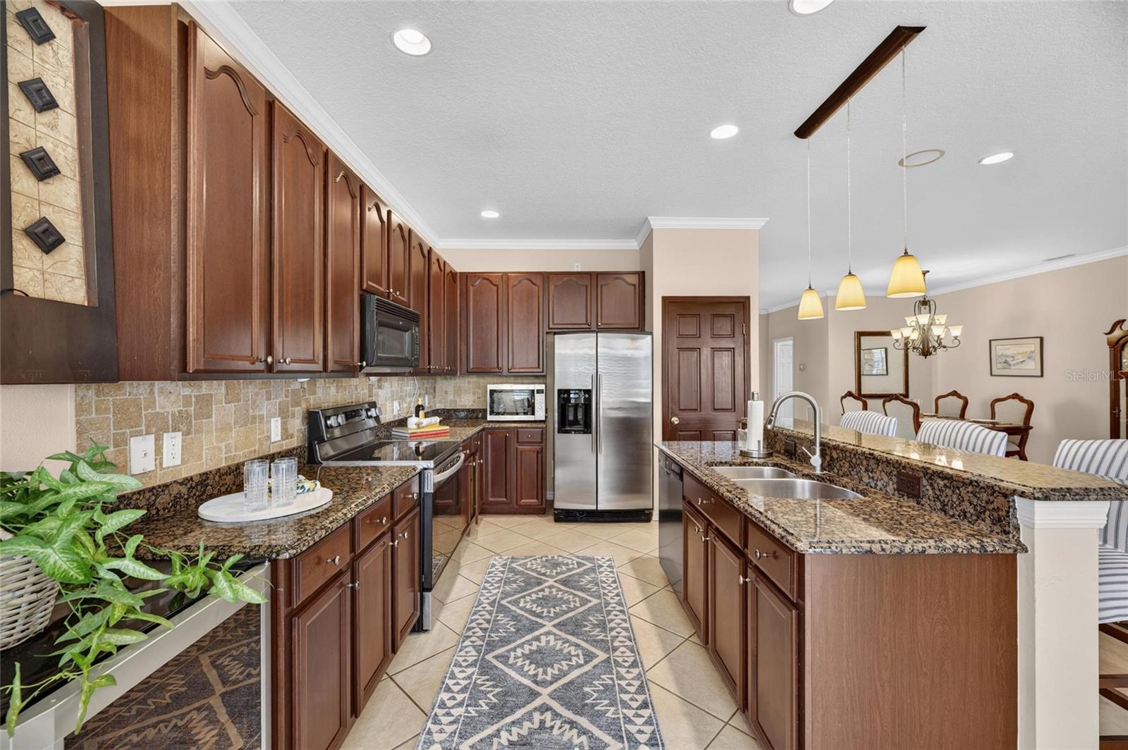144 SILVER FALLS DR