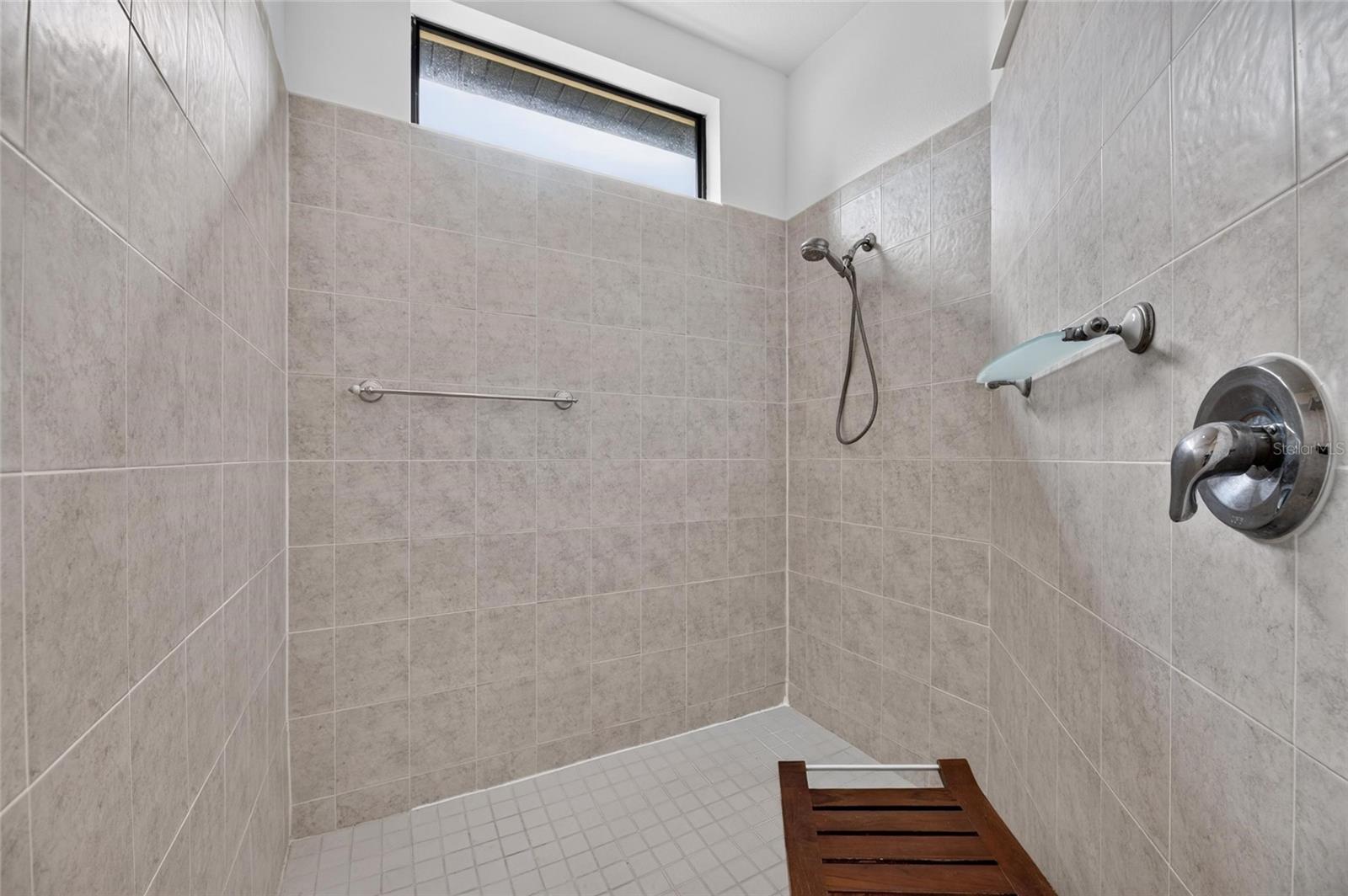 144 SILVER FALLS DR