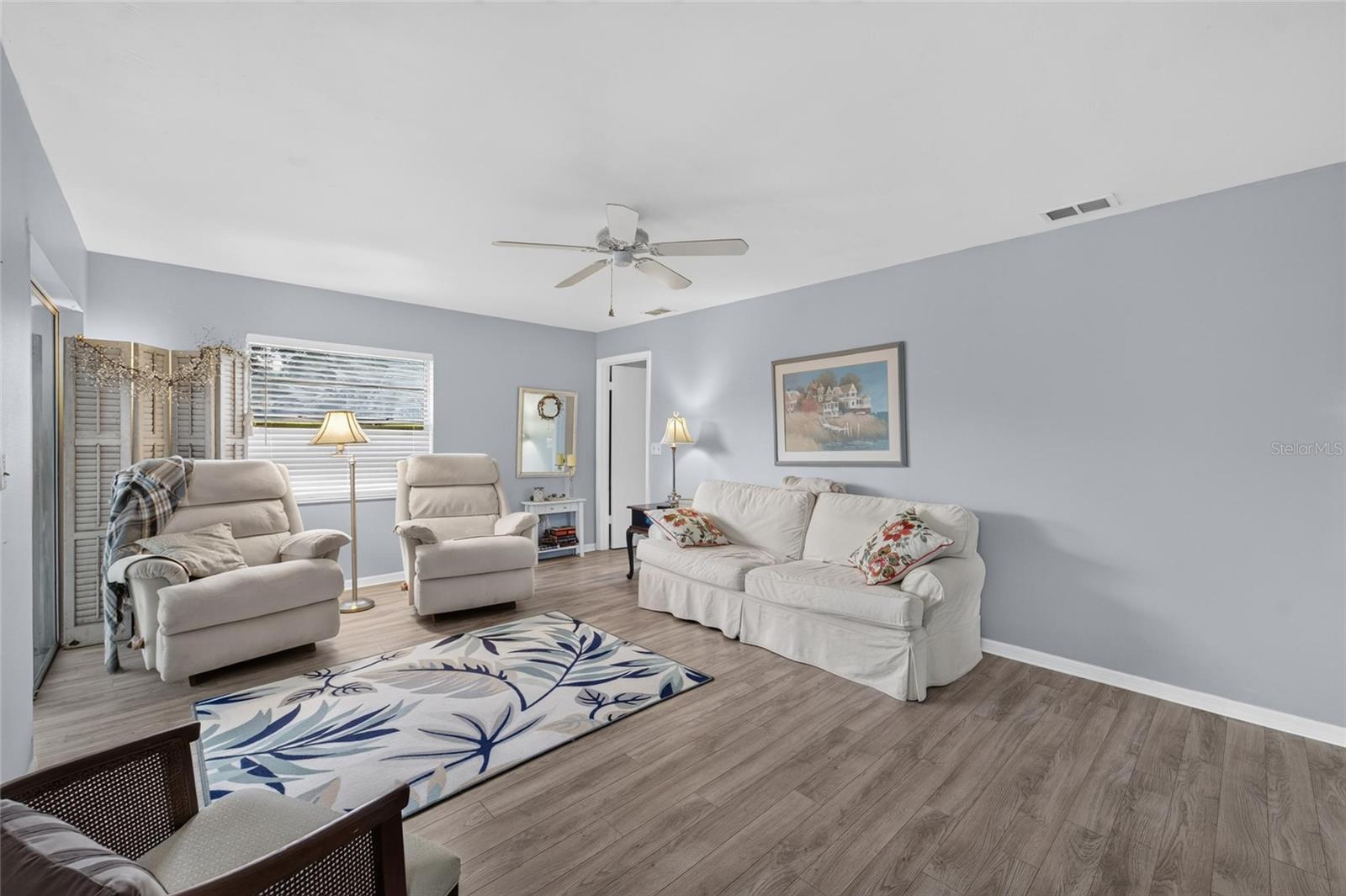 1607 HOVINGTON CIR #229
