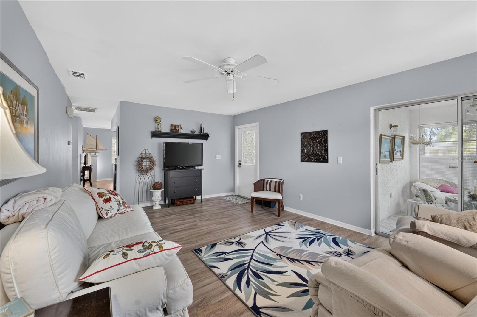 1607 HOVINGTON CIR #229