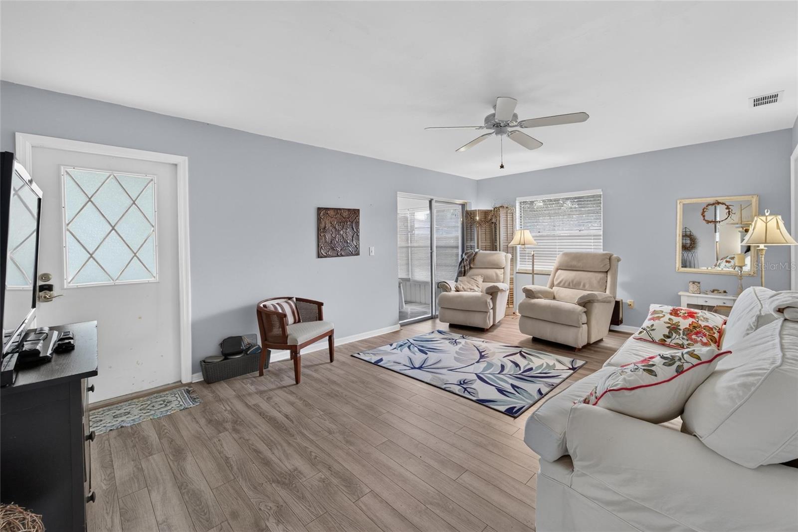 1607 HOVINGTON CIR #229