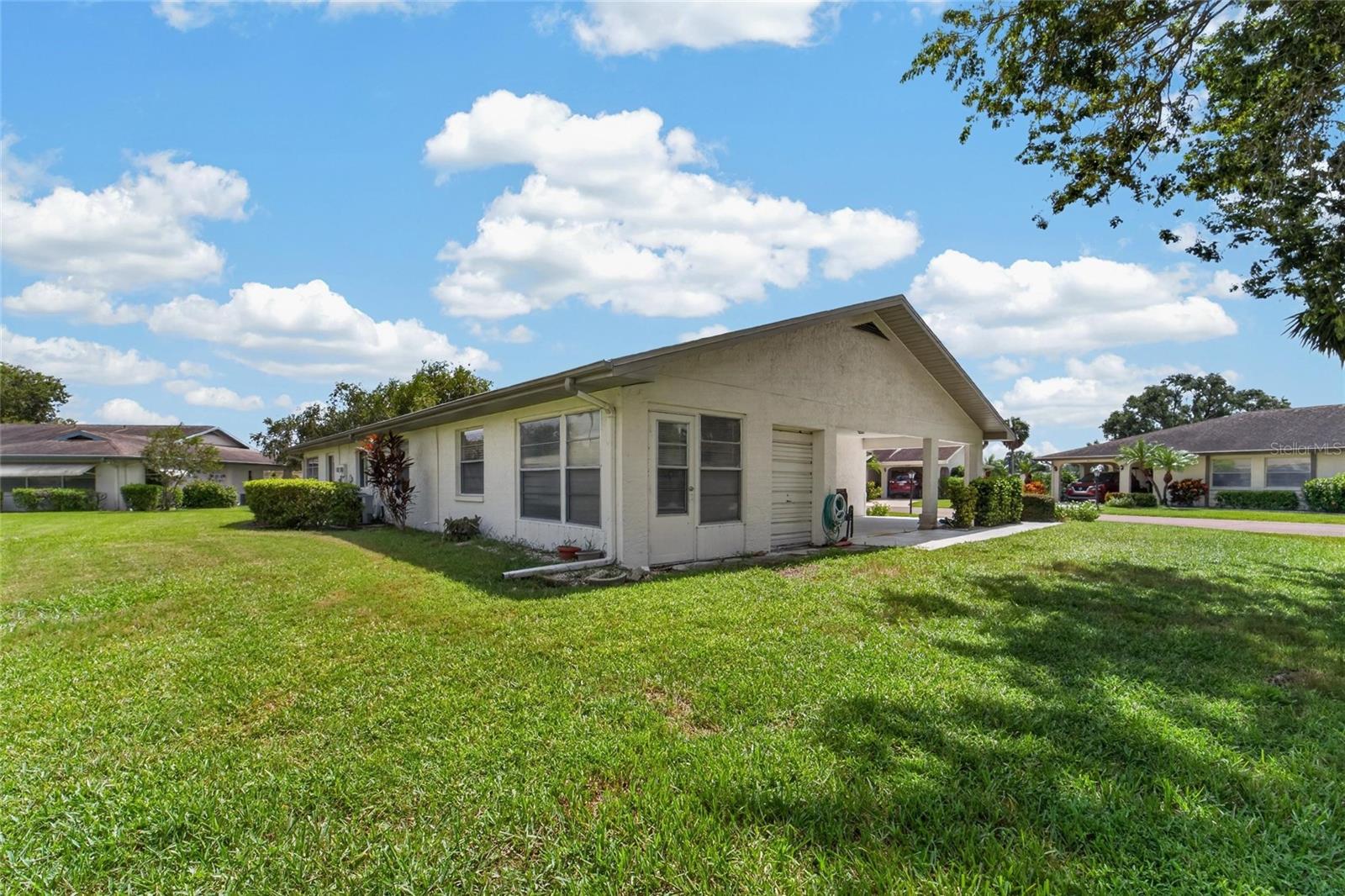 1607 HOVINGTON CIR #229