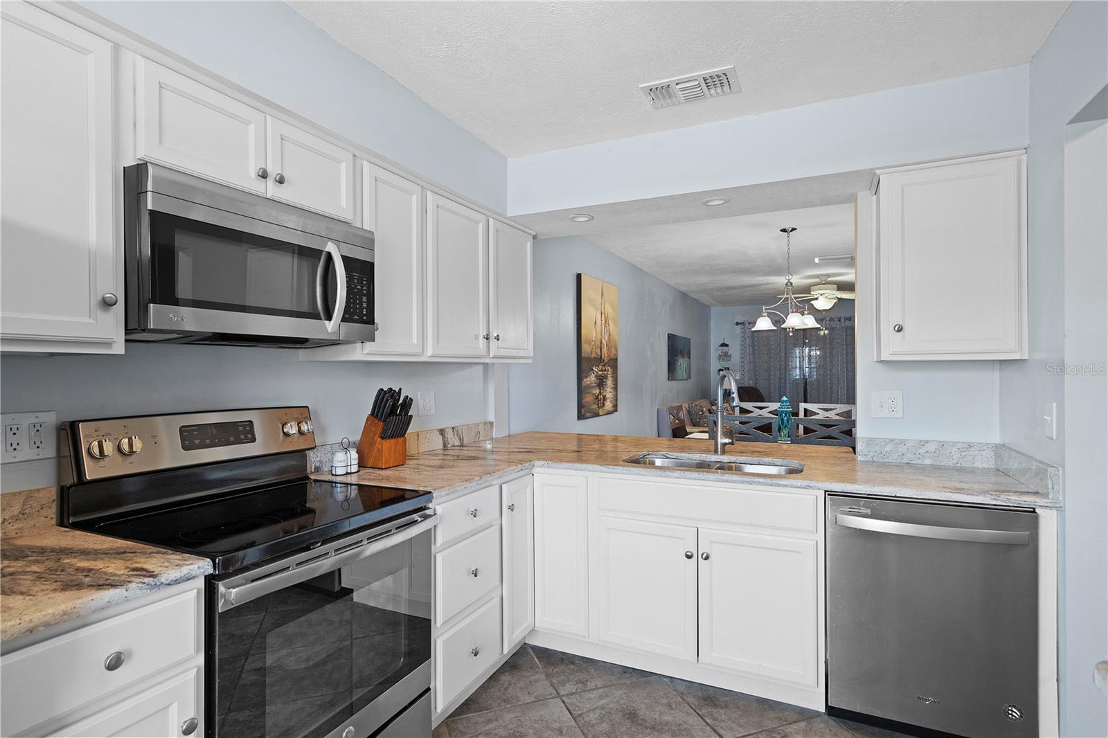 340 CAUSEWAY BLVD #104