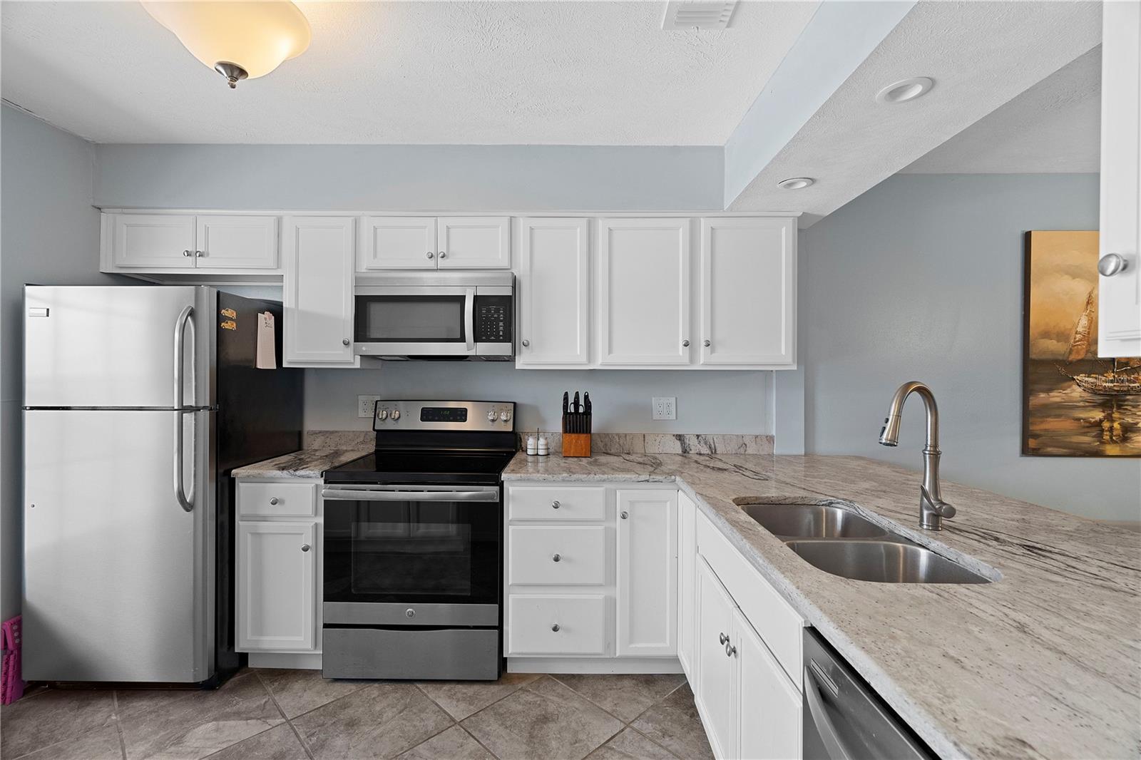 340 CAUSEWAY BLVD #104
