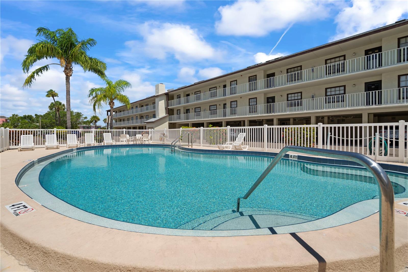 340 CAUSEWAY BLVD #104