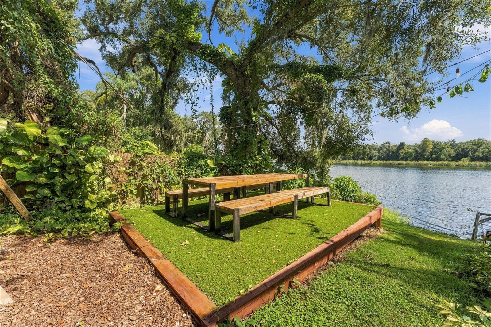 3006 RIVER GROVE DR