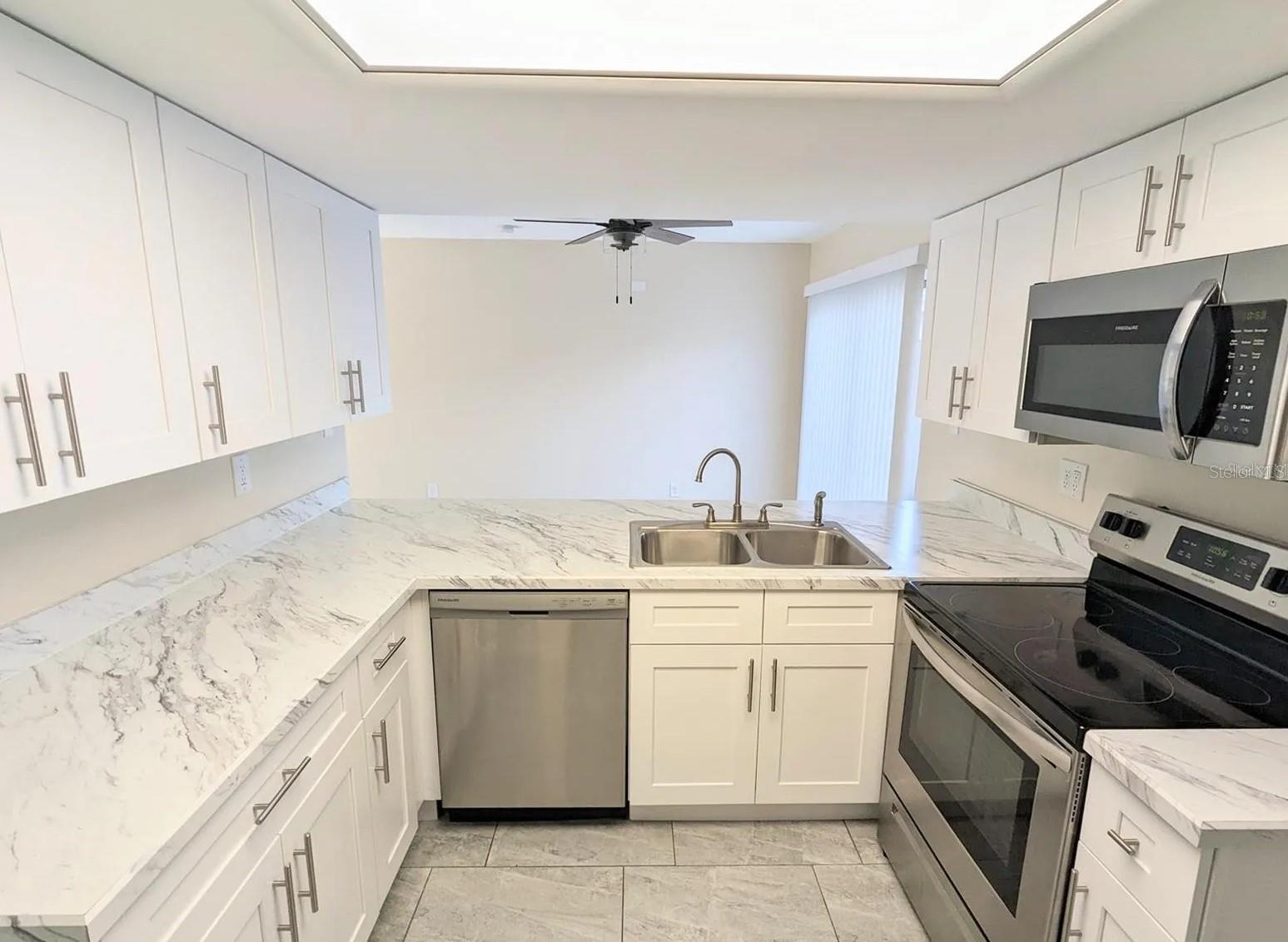 3111 CREEKGLEN CT