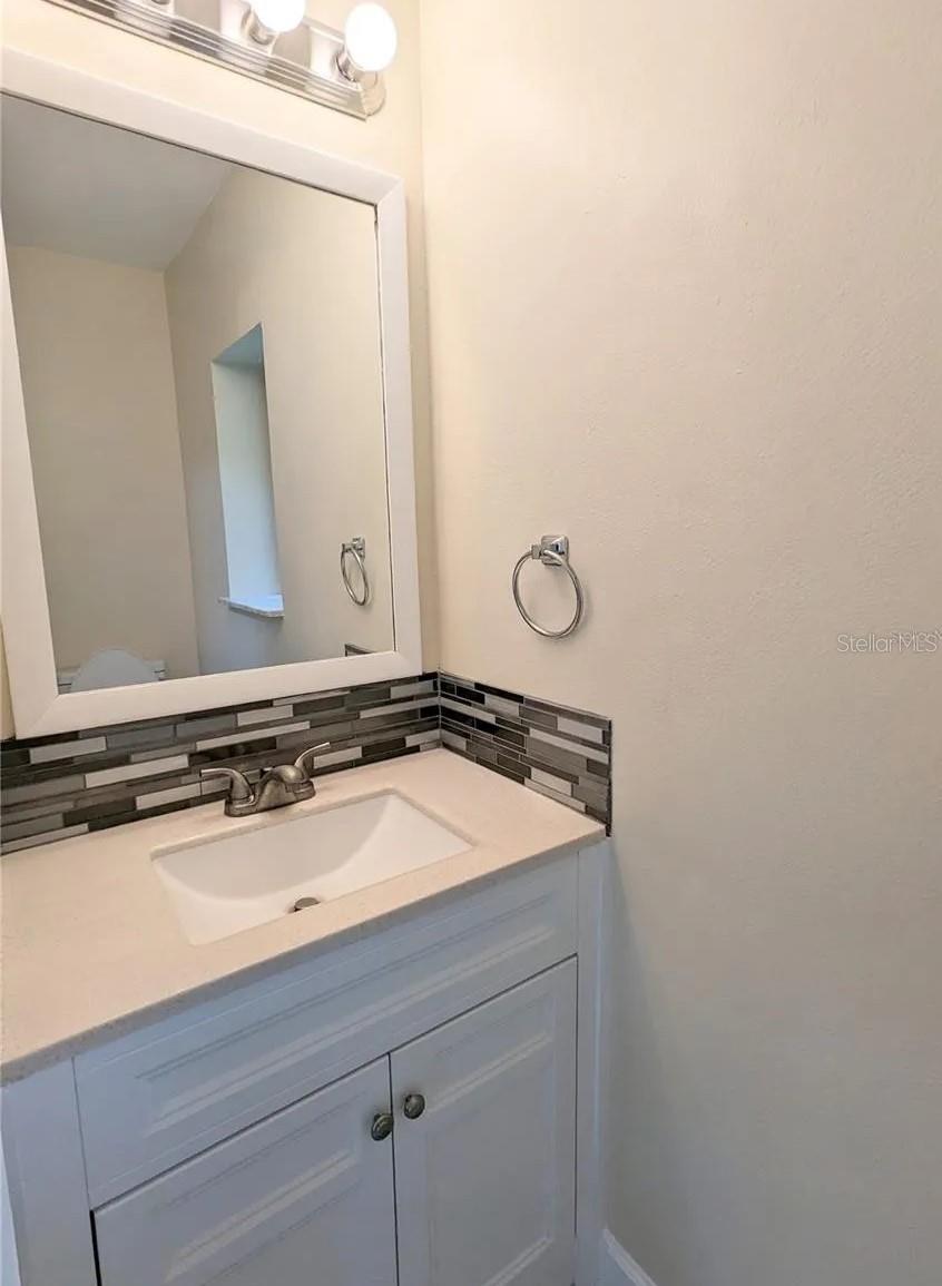 3111 CREEKGLEN CT