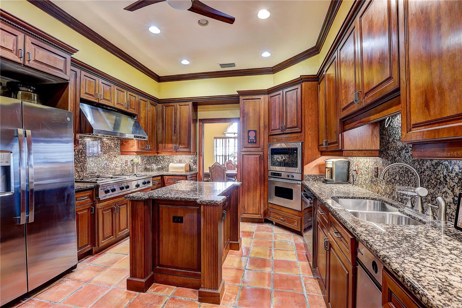 852 SYMPHONY ISLES BLVD