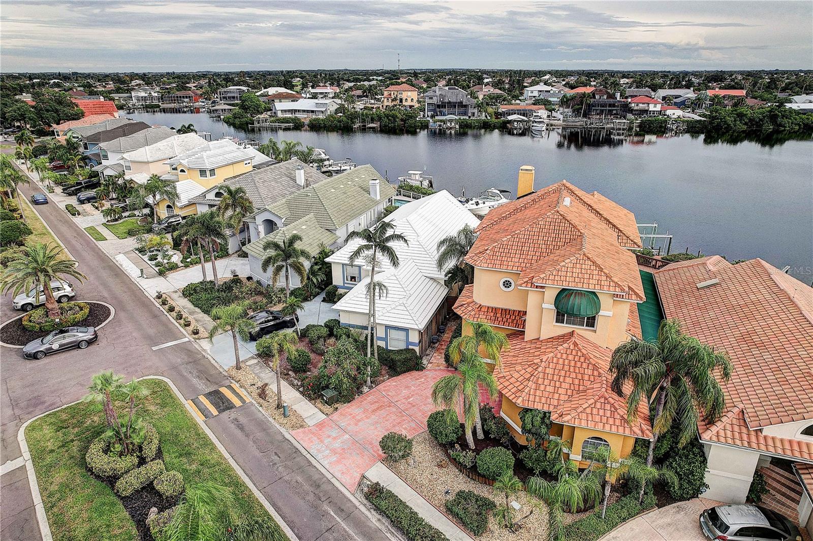 852 SYMPHONY ISLES BLVD