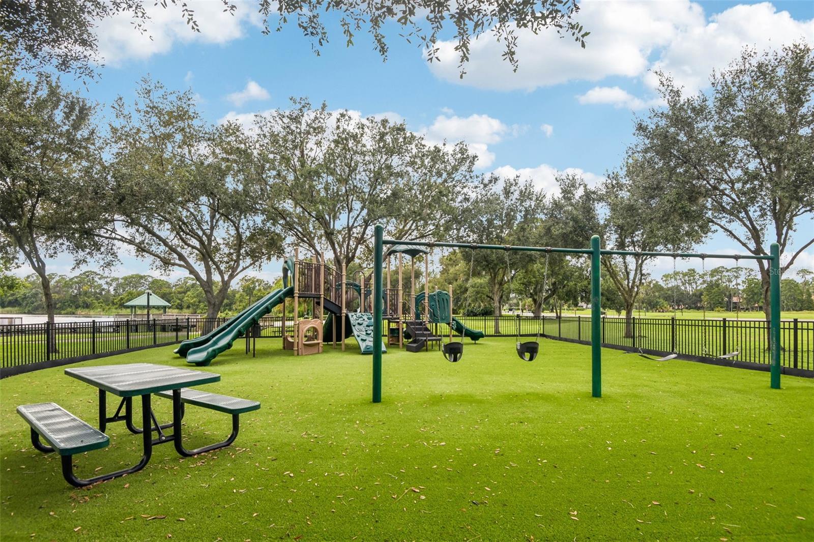 3503 OAK CLUB CT