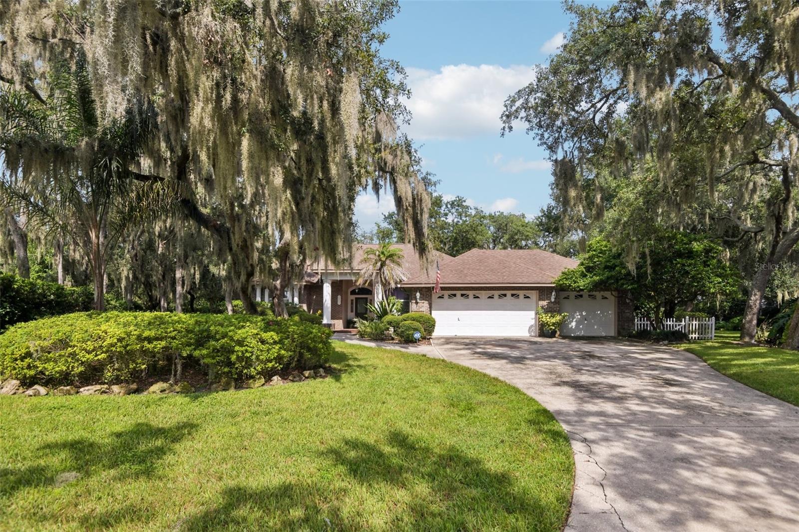 3503 OAK CLUB CT