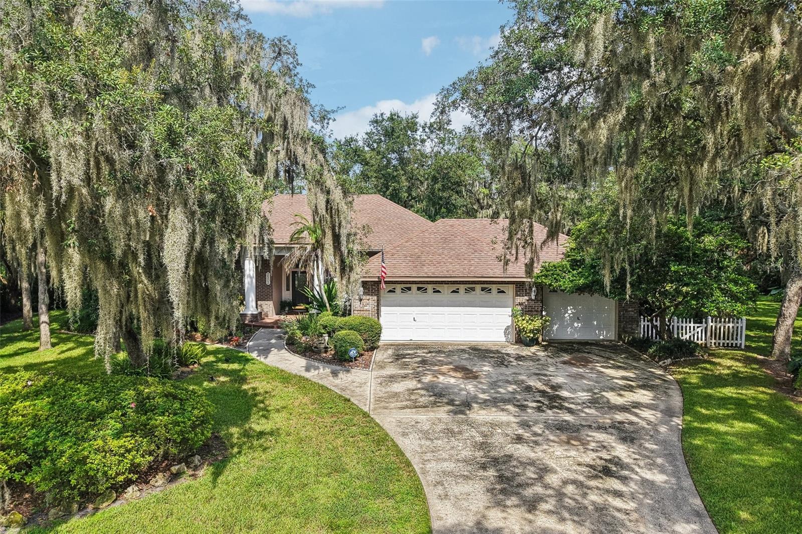3503 OAK CLUB CT