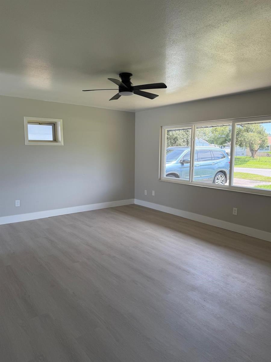 11106 HAPPY ACRES LN
