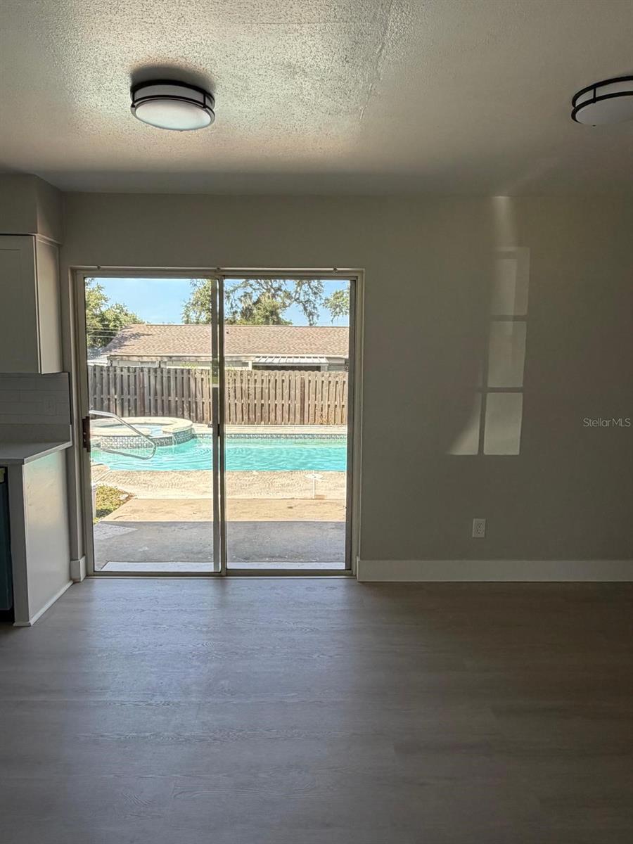 11106 HAPPY ACRES LN
