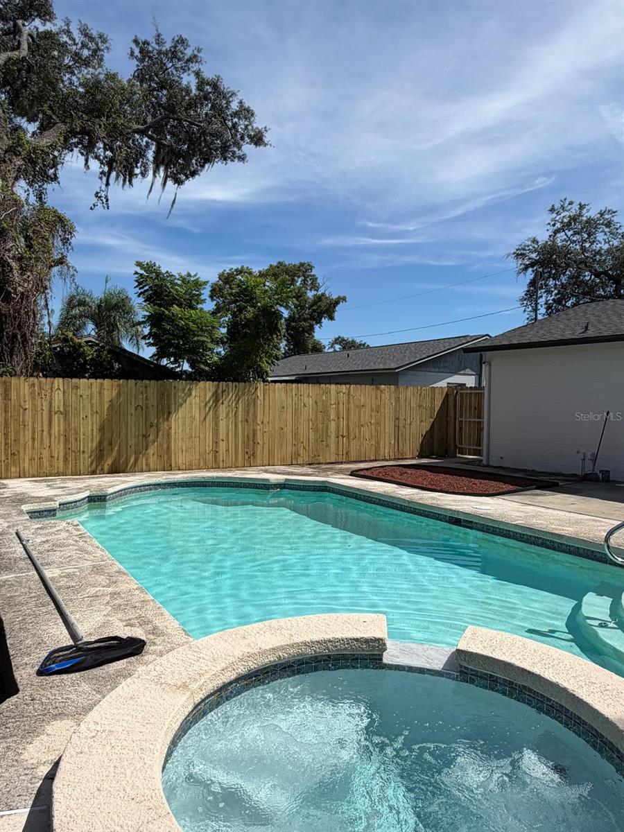 11106 HAPPY ACRES LN