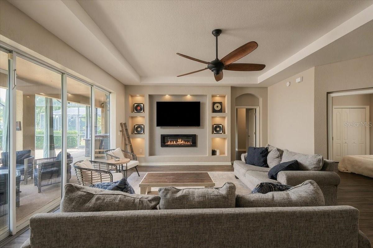 2929 FOREST HAMMOCK DR