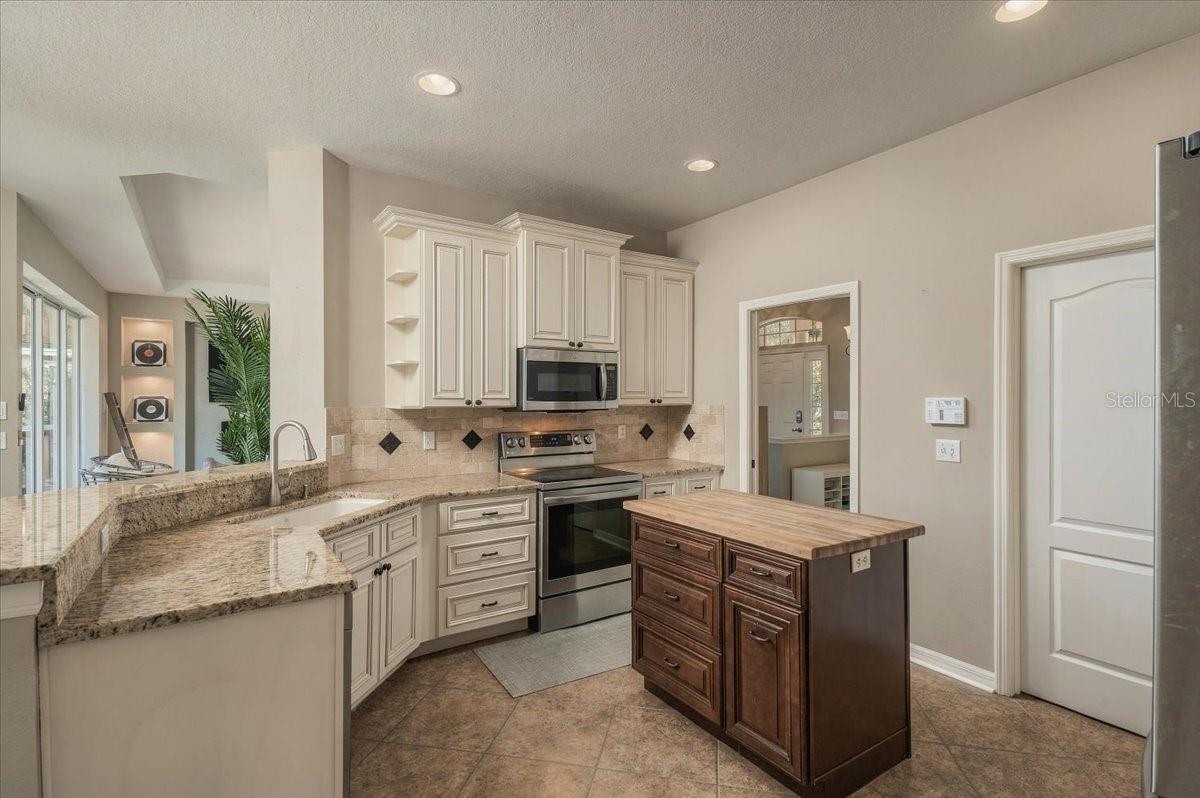 2929 FOREST HAMMOCK DR