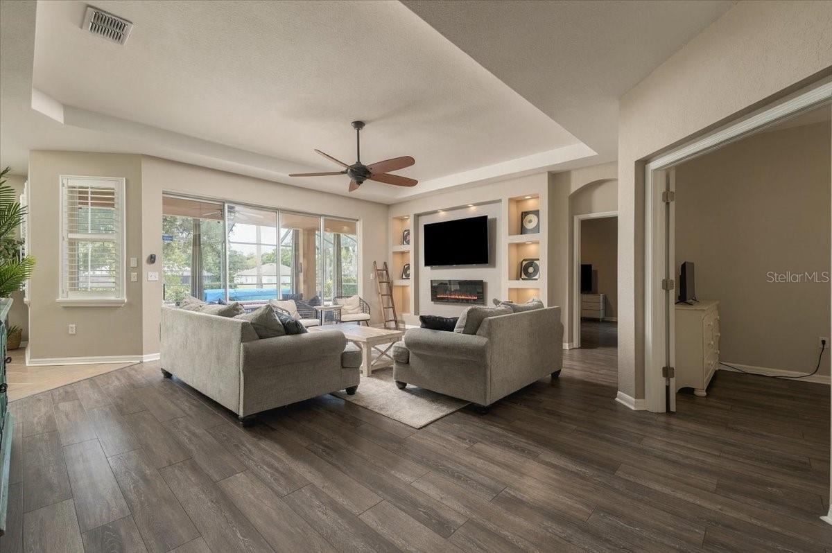 2929 FOREST HAMMOCK DR