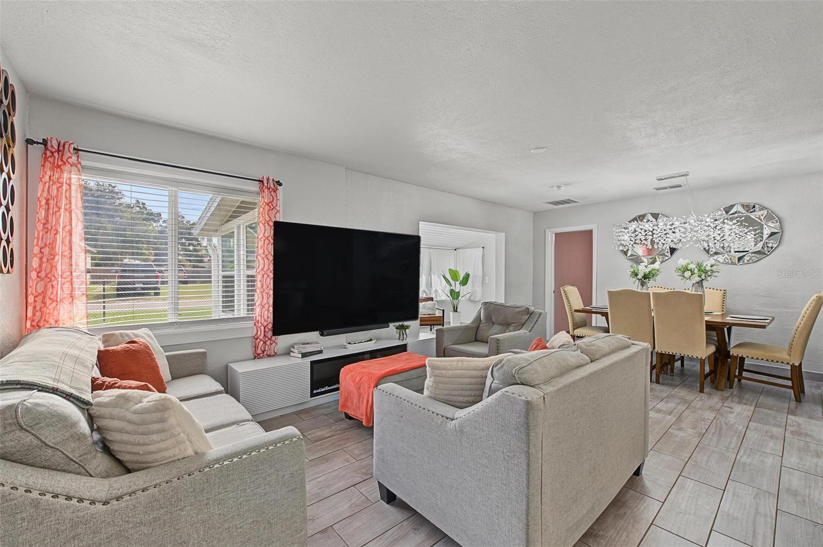 105 N PEARL ST