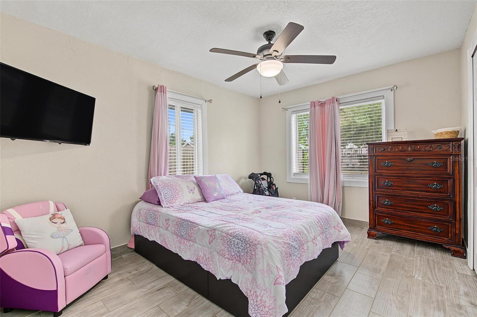 105 N PEARL ST
