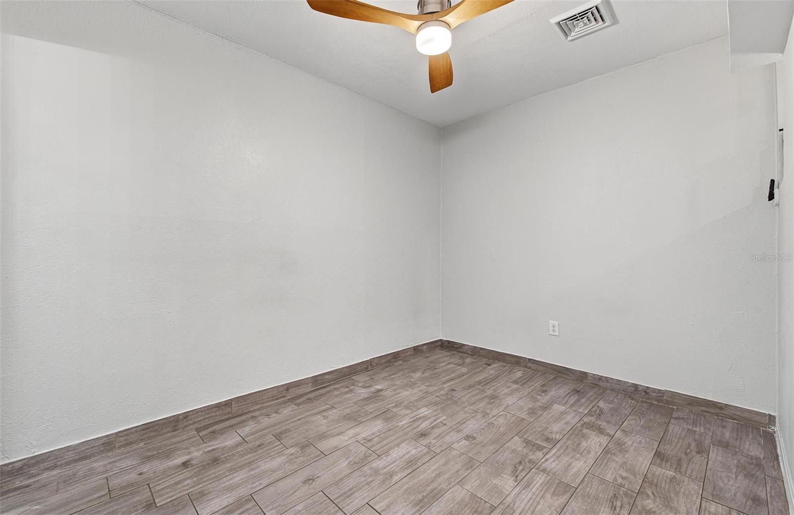 105 N PEARL ST