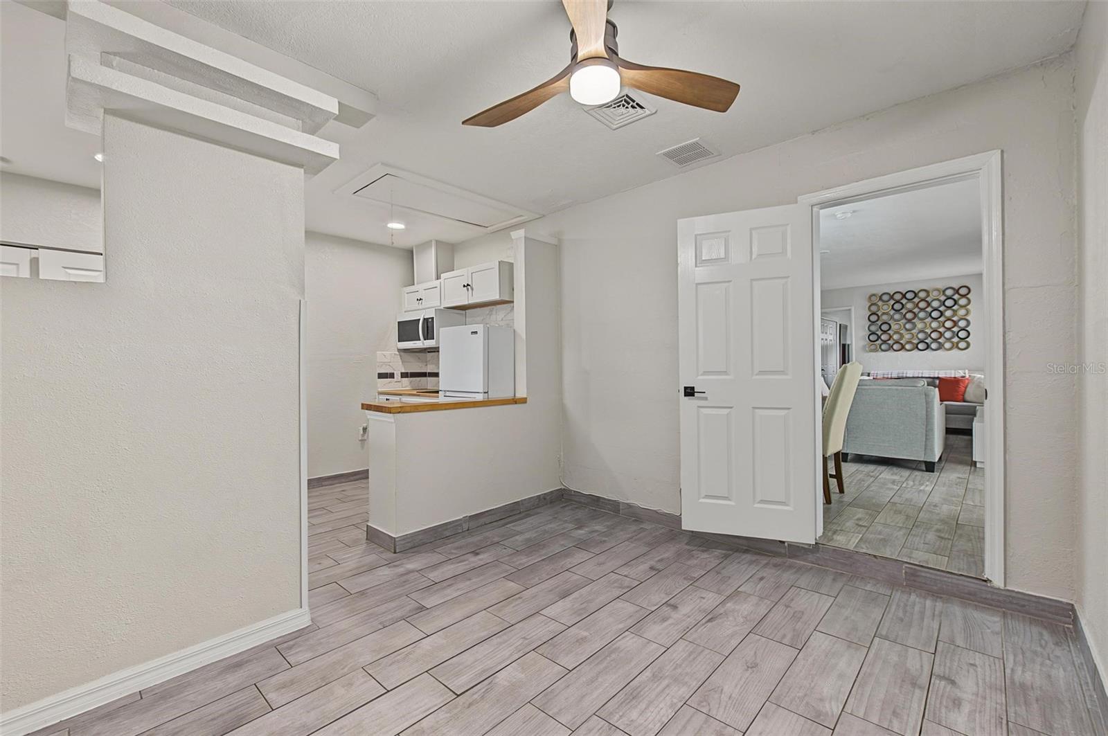 105 N PEARL ST