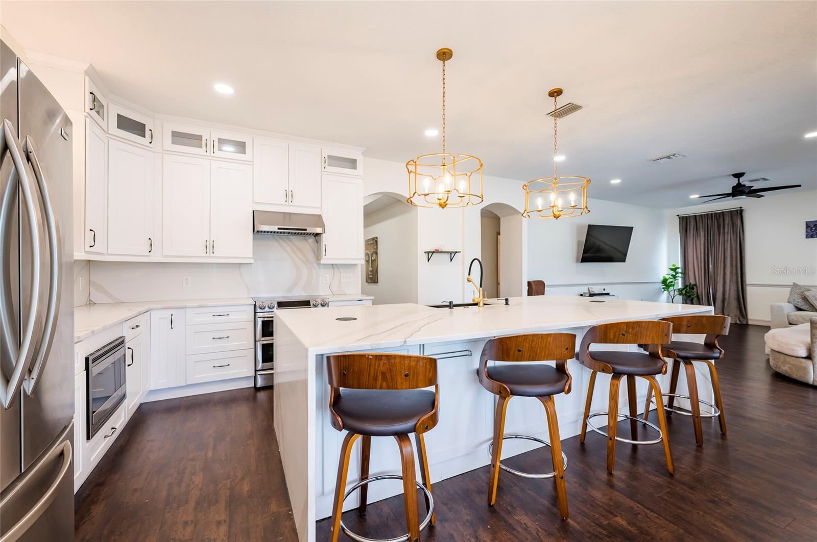 18182 SANDY POINTE DR