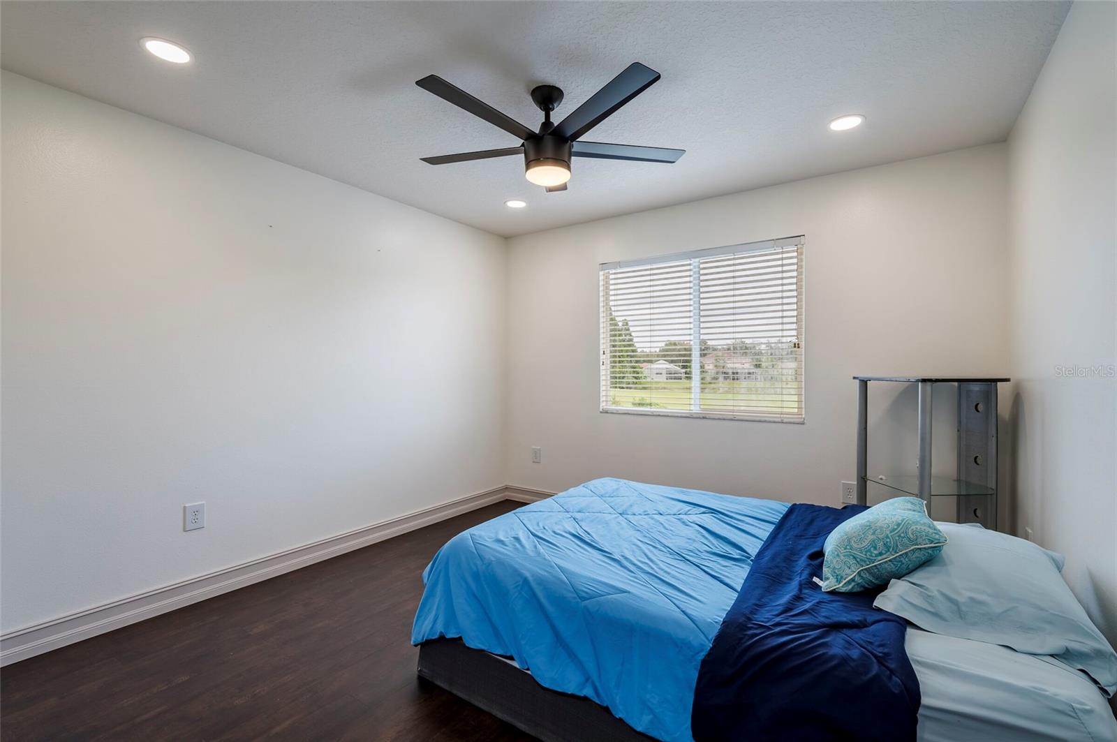 18182 SANDY POINTE DR