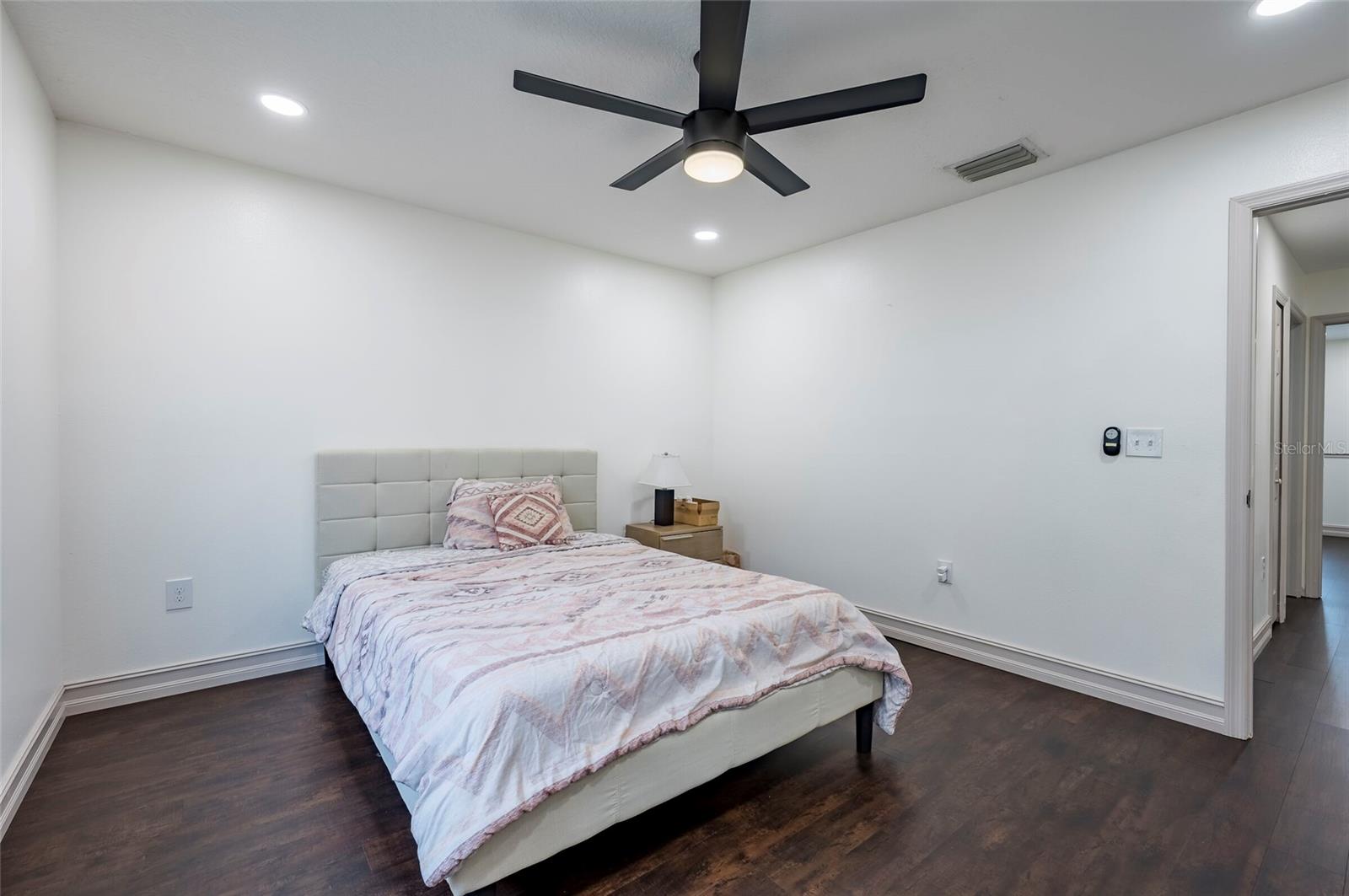 18182 SANDY POINTE DR
