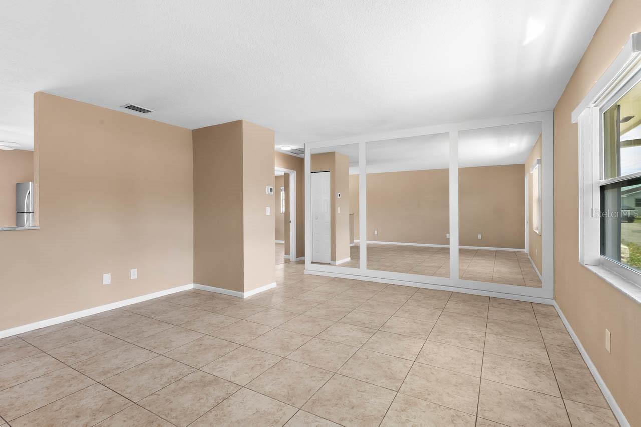 701 W BROCKTON PL