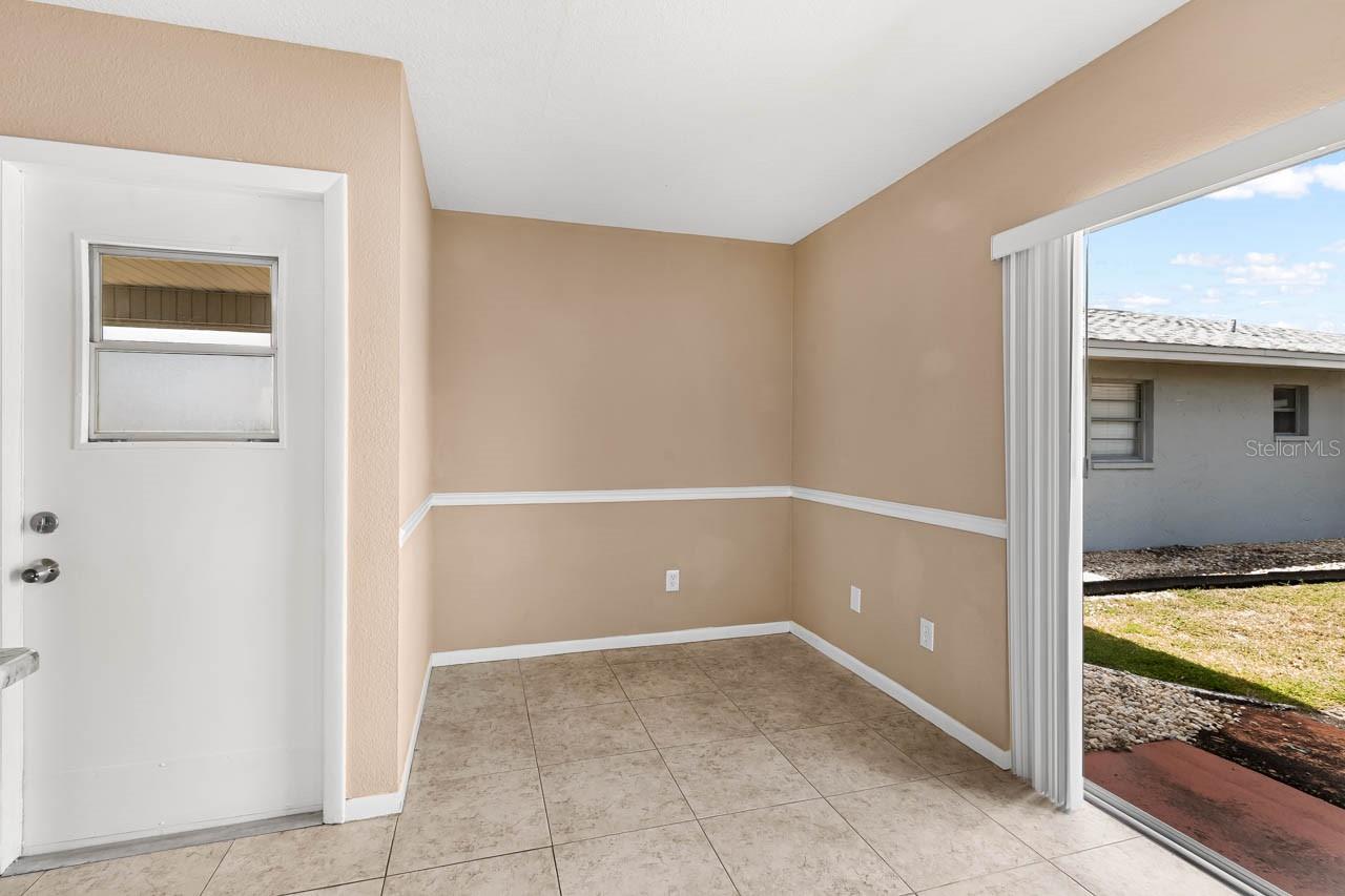 701 W BROCKTON PL