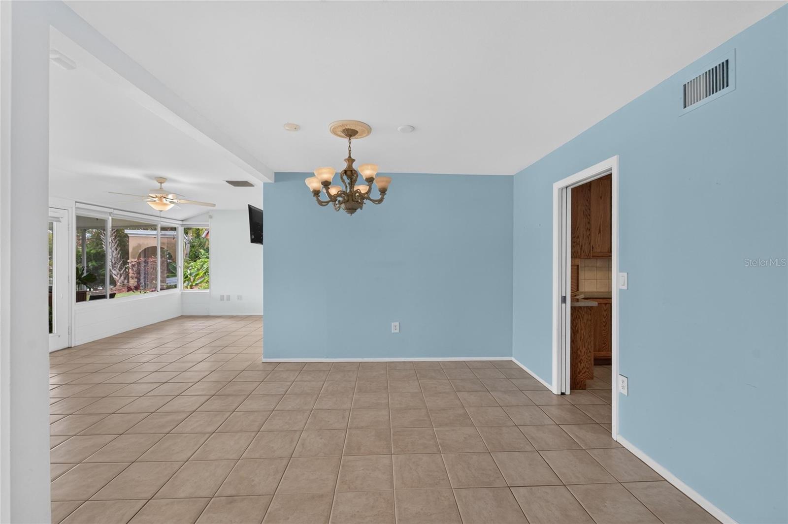 1003 ANDOVER CIR