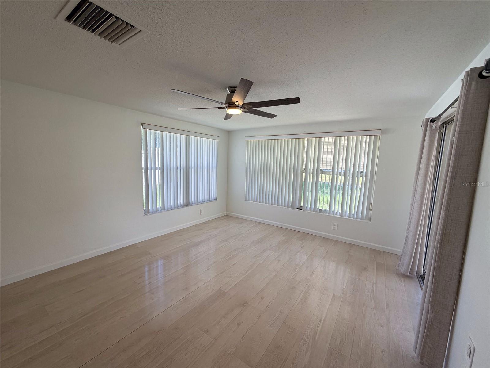 10118 HOLLY DR