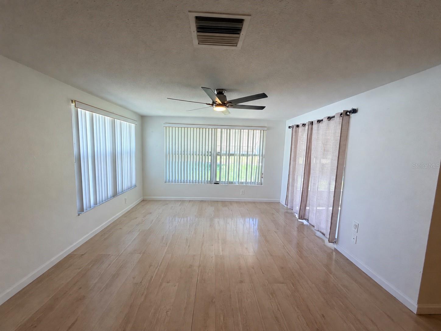 10118 HOLLY DR